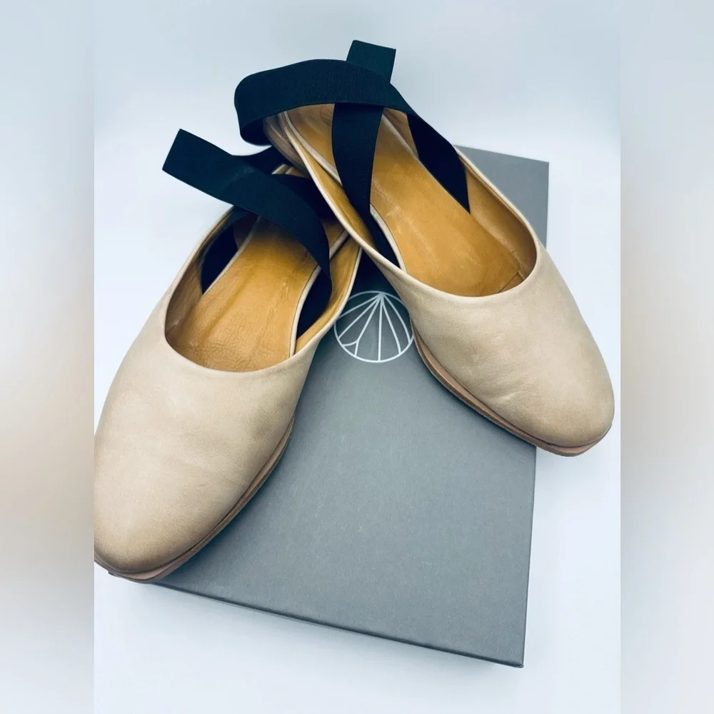 NWT Coclico Hamm Talco Bone Leather Flat Size 37